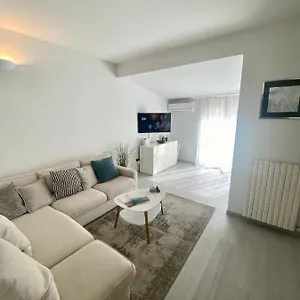 Front - Attic Viareggio